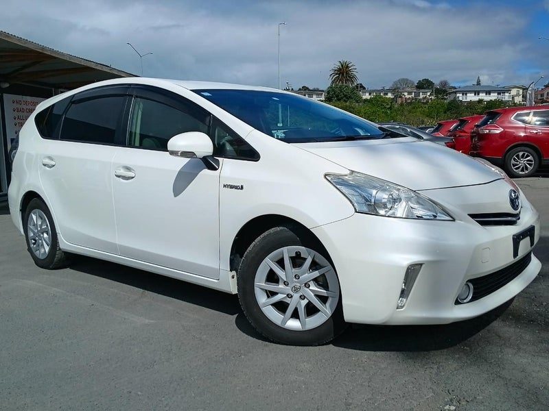 2013 Toyota Prius Alpha S