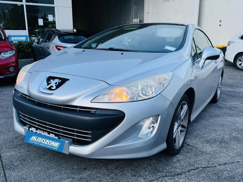 2011 Peugeot 308 Convertible, photo 2