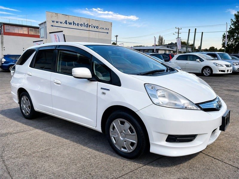 2014 Honda Fit SHUTTLE HYBRID-C, main photo