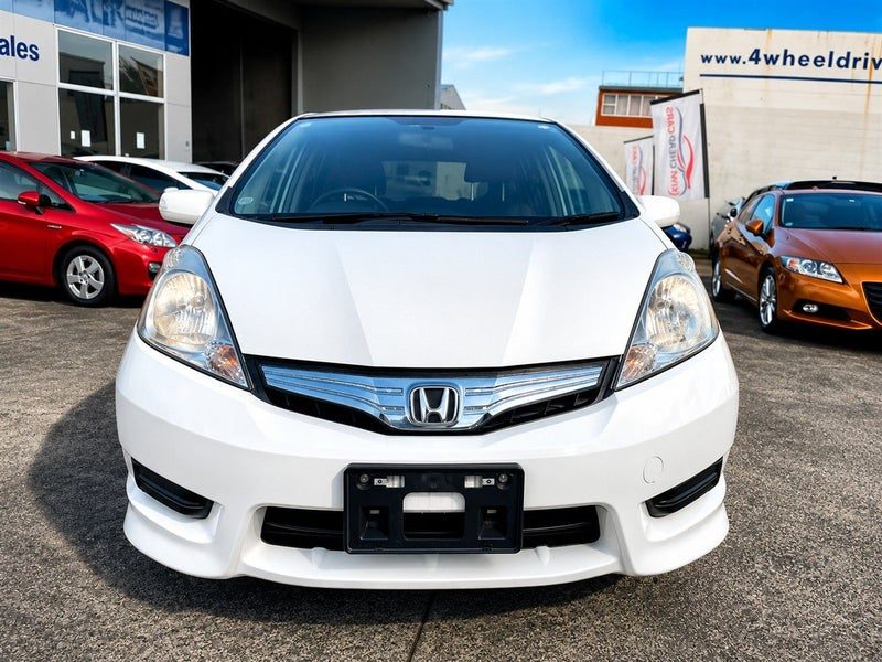 2014 Honda Fit SHUTTLE HYBRID-C, photo 2