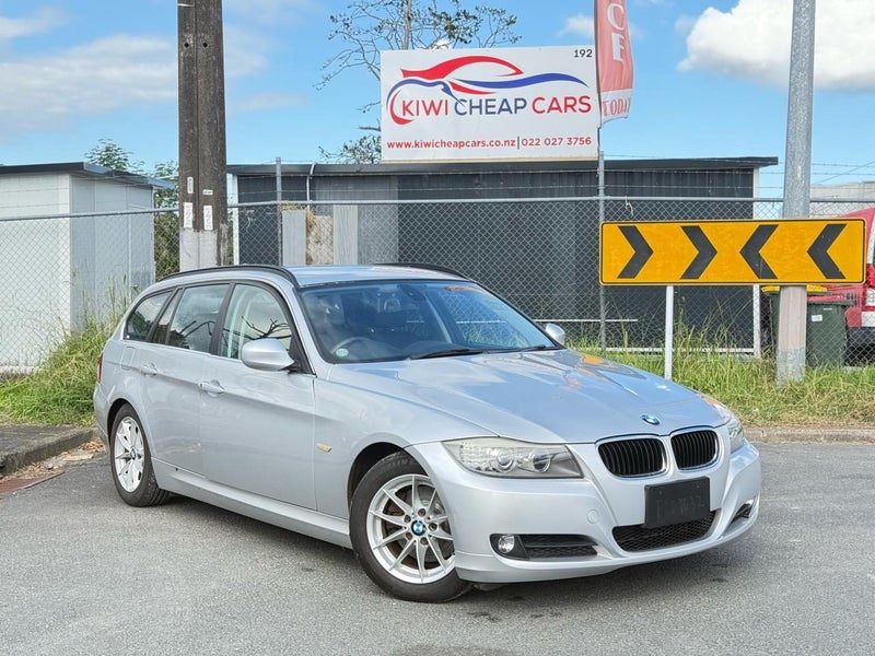 2012 BMW 320i Touring**LEATHER SEATS**
