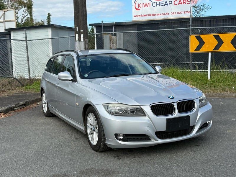 2012 BMW 320i Touring**LEATHER SEATS**, photo 2