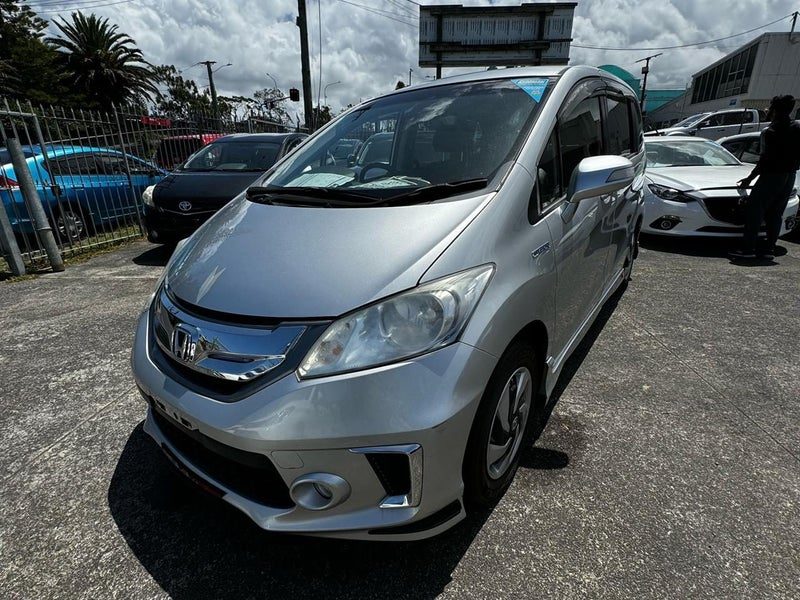 2015 Honda Freed **Hybrid**, photo 3
