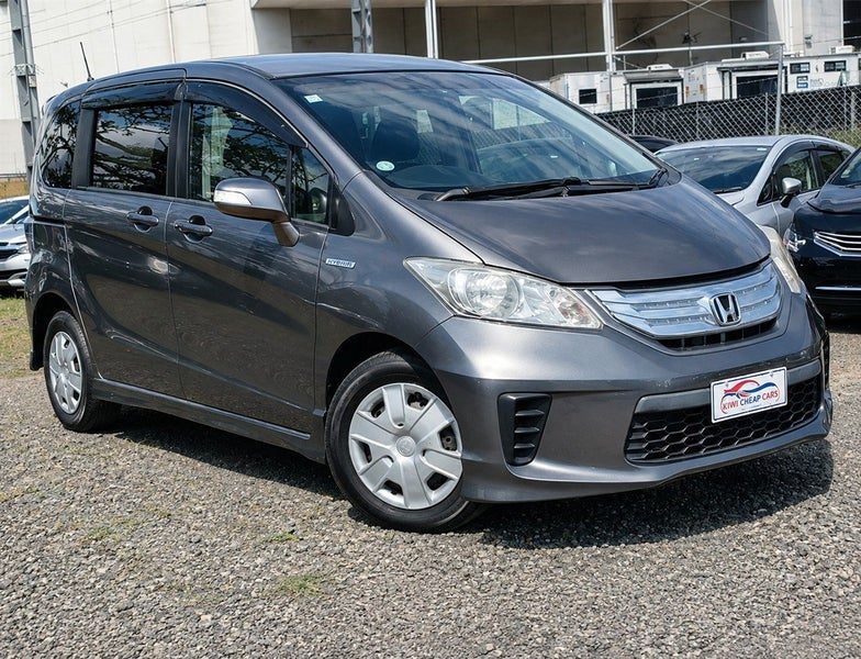 2012 Honda Freed **Hybrid**, photo 2
