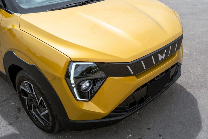 2025 Mahindra XUV 3XO AX7L 1.2 litre 6spd Auto, photo 2