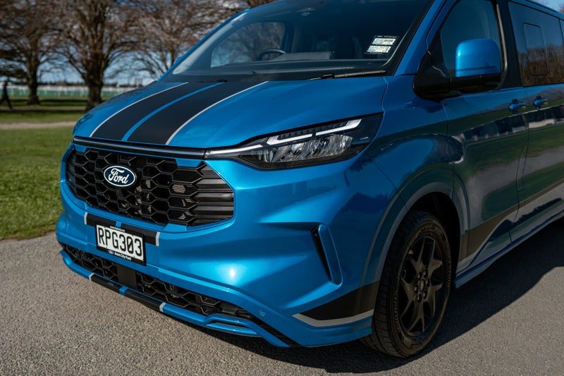 2026 Ford Transit Tourneo Custom Sport 9 Seater, photo 3