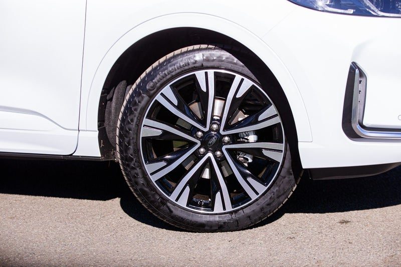 2026 Ford Escape St-Line X AWD FHEV, photo 2