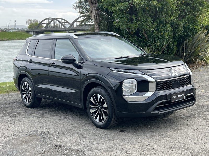 2026 Mitsubishi Outlander 4WD LS, main photo