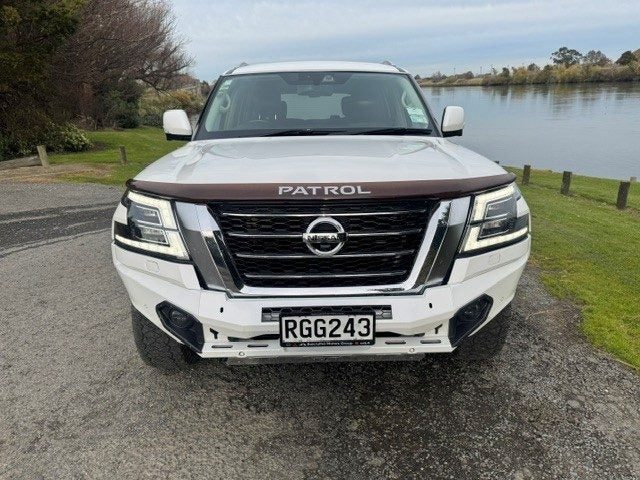 2021 Nissan Patrol Ti-L, photo 2