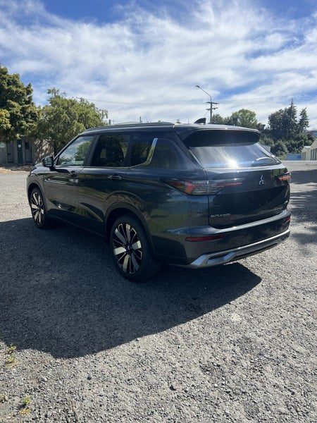 2026 Mitsubishi Outlander 4WD XLS, photo 2