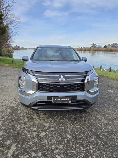 2026 Mitsubishi Outlander LS, photo 2
