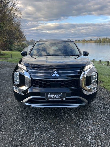 2026 Mitsubishi Outlander PHEV VRX 4WD, photo 2