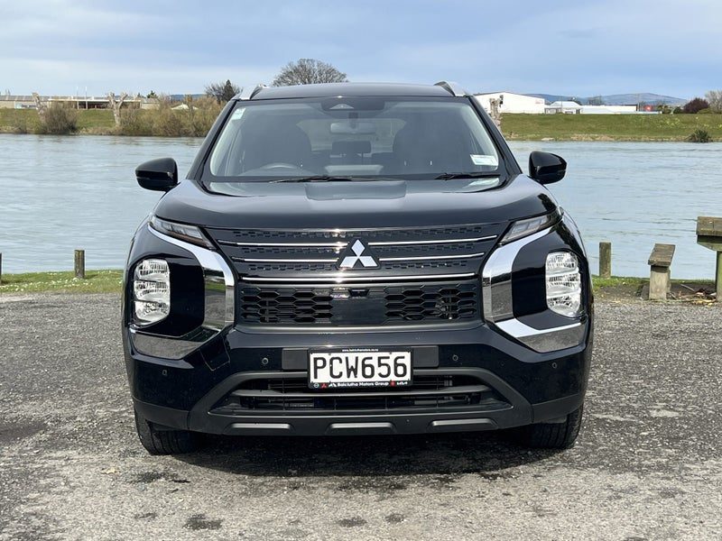 2022 Mitsubishi Outlander LS, photo 2