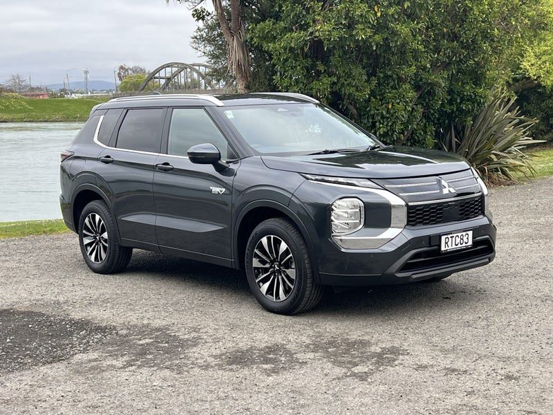 2026 Mitsubishi Outlander PHEV LS 4WD
