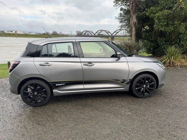 2026 Suzuki Swift GLSC 1.2PMH/CVT, photo 3