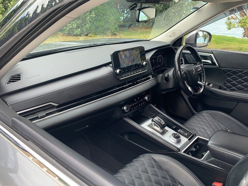 2023 Mitsubishi Outlander VRX 2.5L Petrol 7 Seater, photo 3