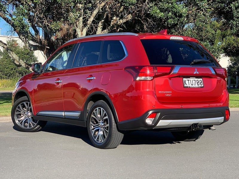 2017 Mitsubishi Outlander VRX 7 Seater, photo 2