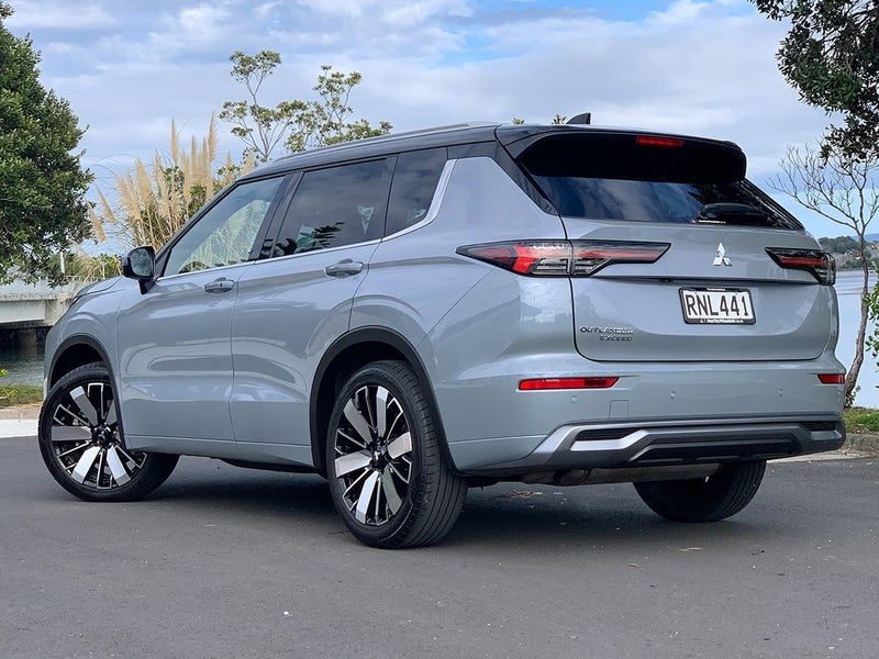 2026 Mitsubishi Outlander Exceed 7 Seater, photo 2
