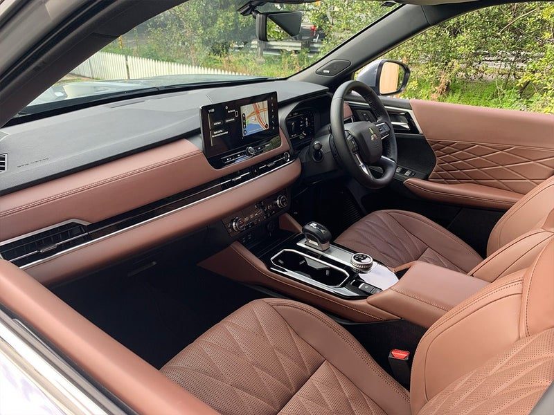 2026 Mitsubishi Outlander Exceed 7 Seater, photo 3