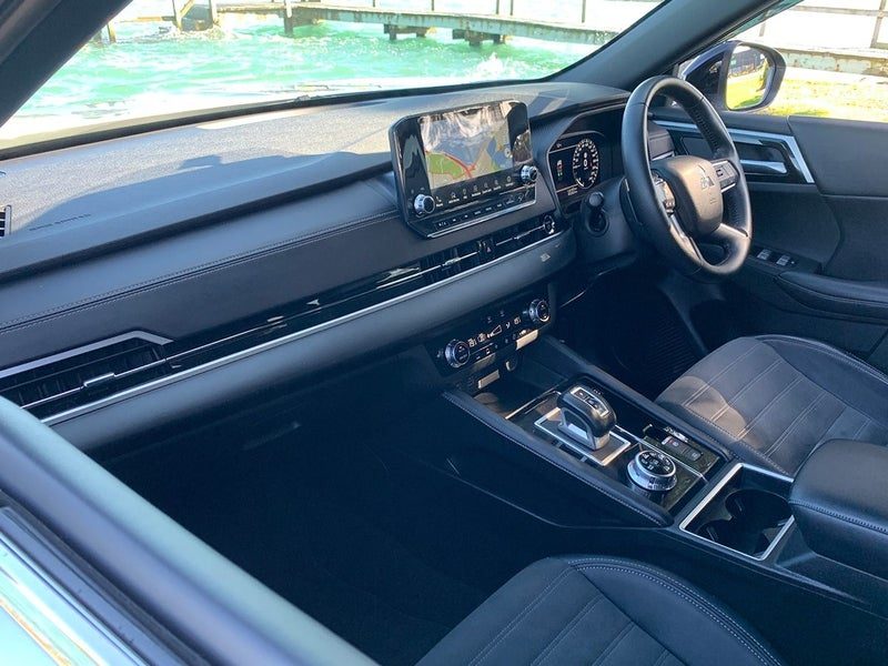 2023 Mitsubishi Outlander Sport 7 Seater, photo 3