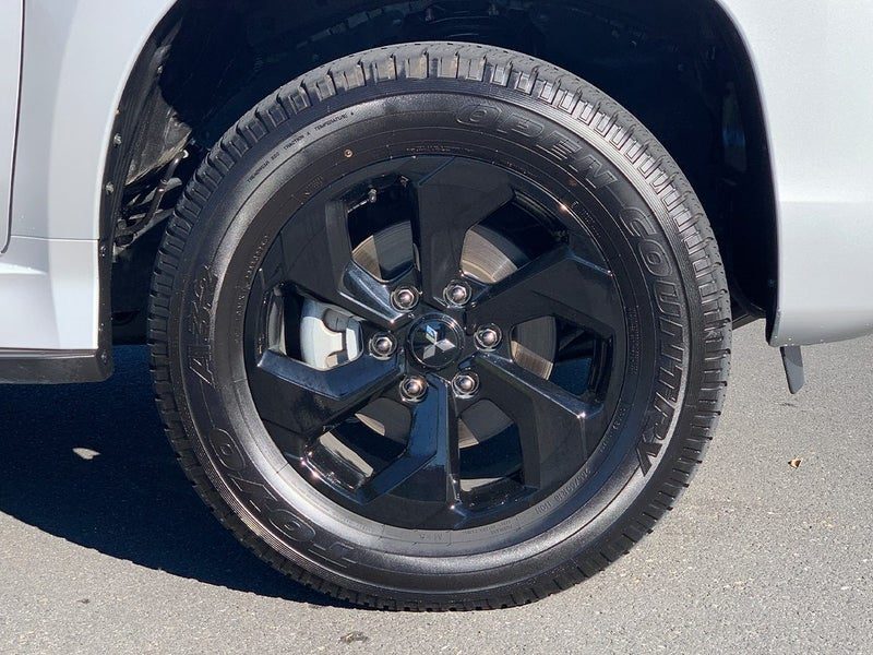 2026 Mitsubishi Pajero Sport VRXB, photo 3