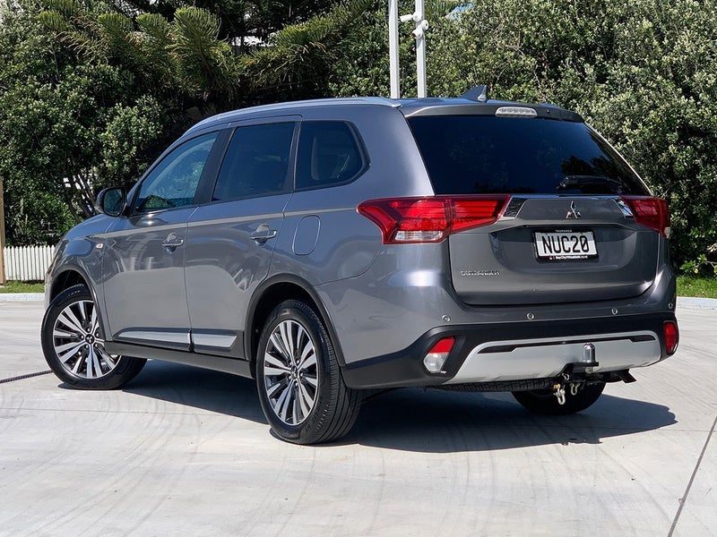 2021 Mitsubishi Outlander LS 2.4L Petrol 7 Seater, photo 2