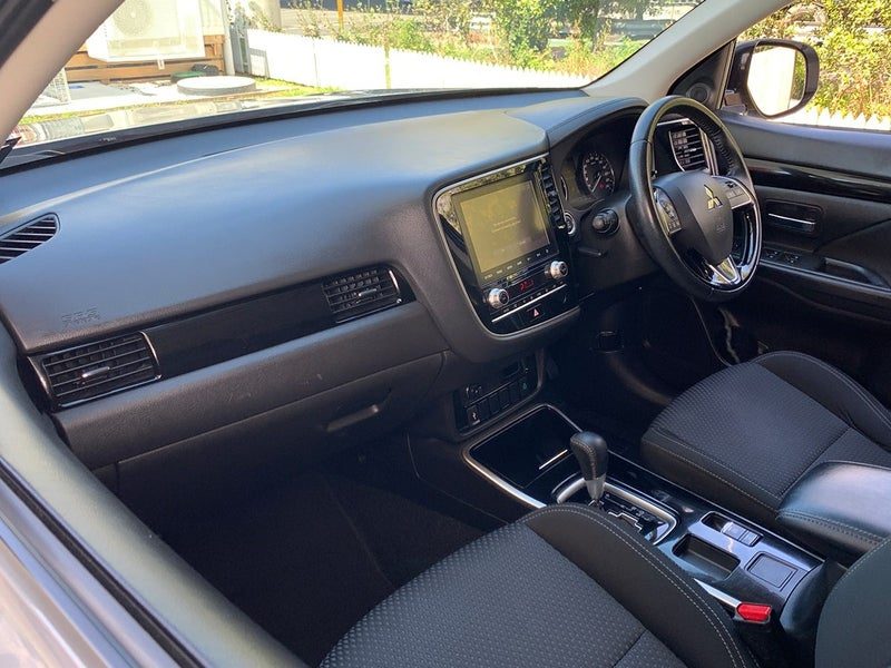 2021 Mitsubishi Outlander LS 2.4L Petrol 7 Seater, photo 3