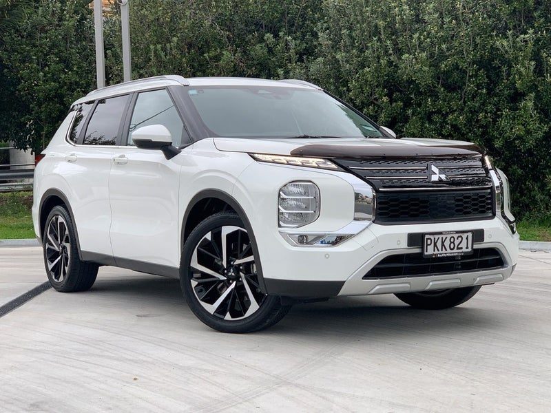 2022 Mitsubishi Outlander XLS 7 Seater