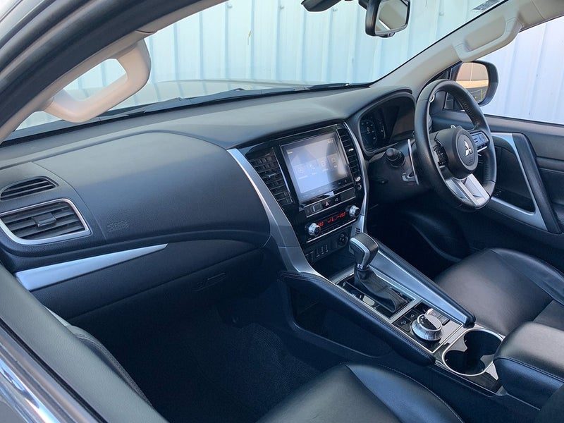 2024 Mitsubishi Pajero Sport VRX 7 Seater, photo 3