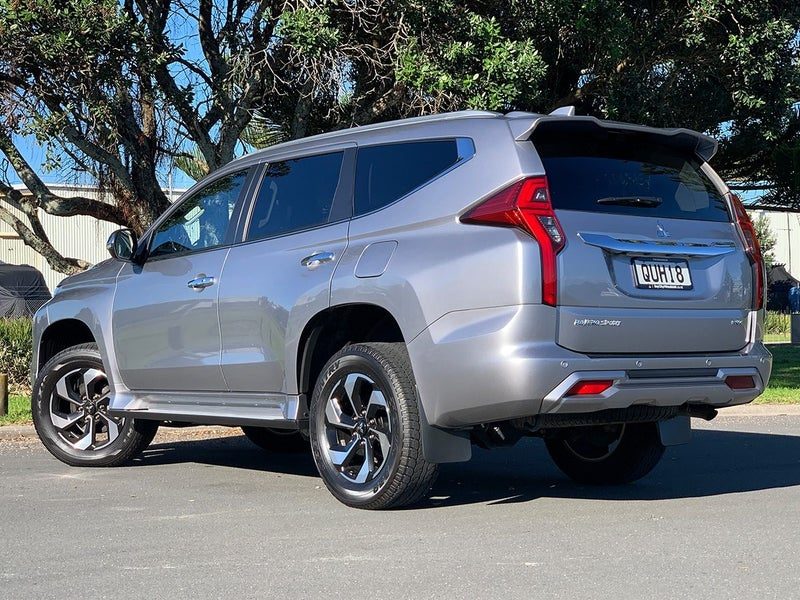 2024 Mitsubishi Pajero Sport VRX 7 Seater, photo 2
