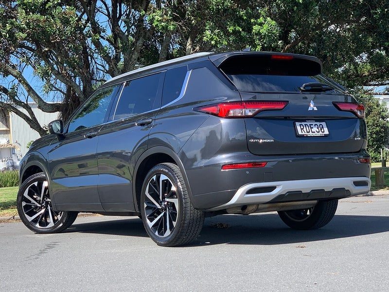 2025 Mitsubishi Outlander VRX 7 Seater, photo 2