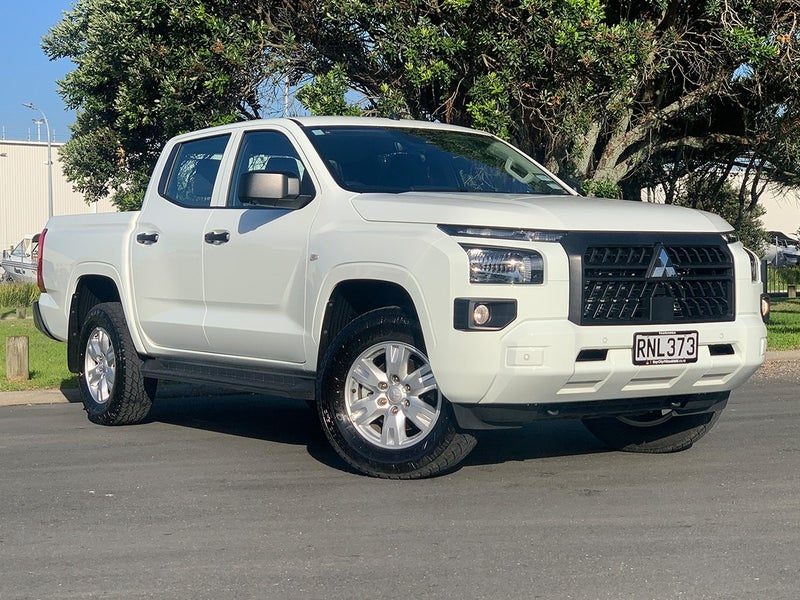 2025 Mitsubishi Triton GLX