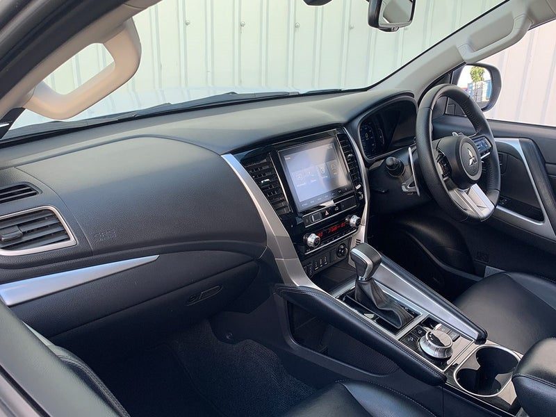 2024 Mitsubishi Pajero Sport VRX 7 Seater, photo 3