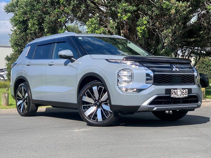 2025 Mitsubishi Outlander XLS 7 Seater