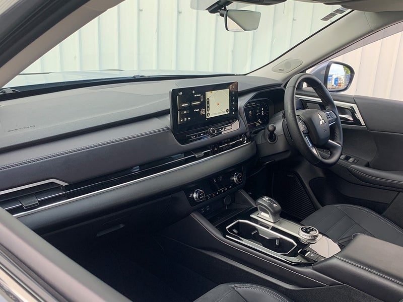 2025 Mitsubishi Outlander XLS 7 Seater, photo 3