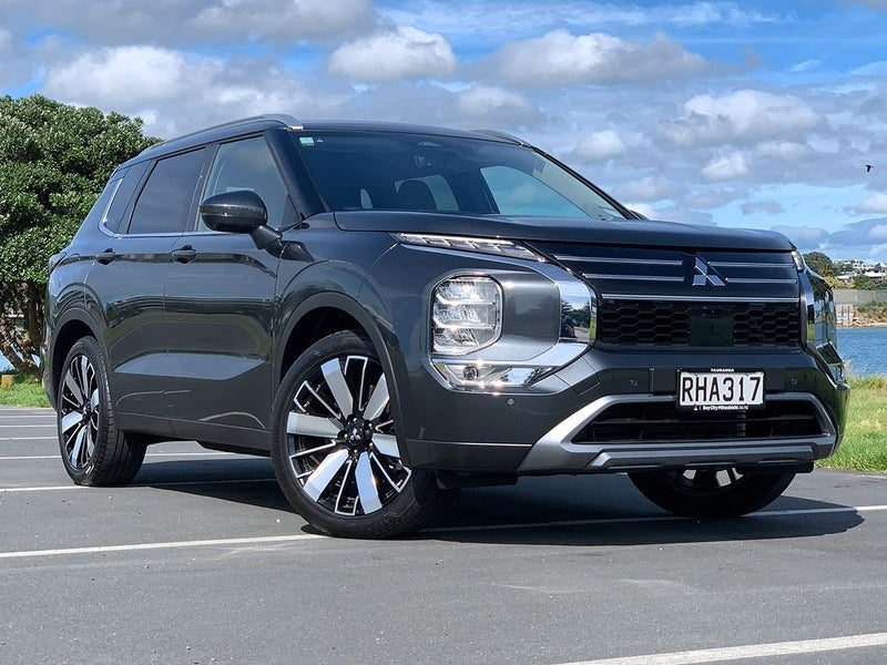 2025 Mitsubishi Outlander XLS 7 Seater