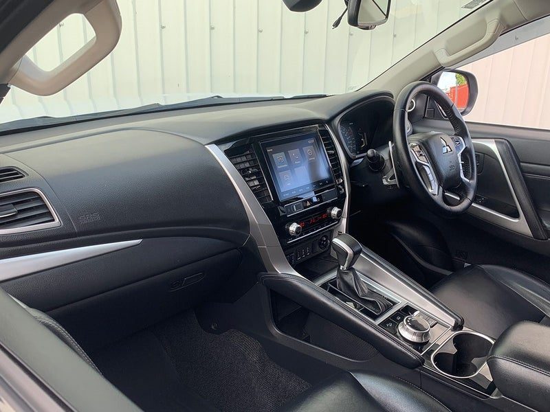 2023 Mitsubishi Pajero Sport VRX 7 Seater, photo 3
