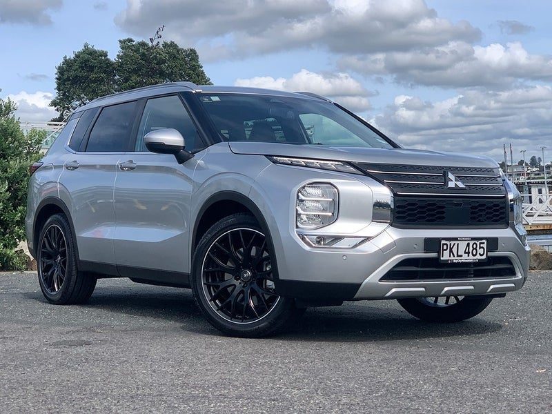 2022 Mitsubishi Outlander XLS 7 Seater