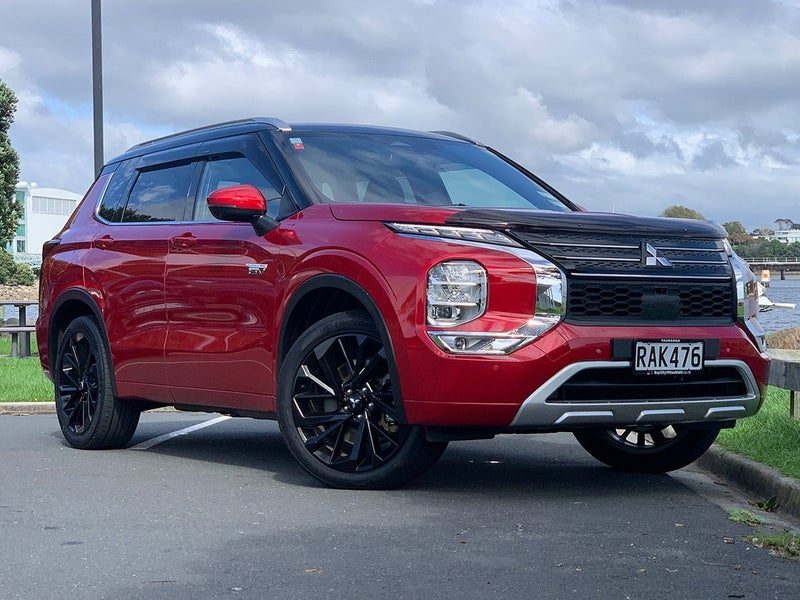 2023 Mitsubishi Outlander Exceed 7 Seater