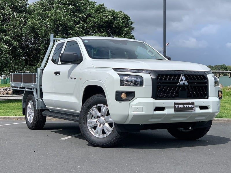 2026 Mitsubishi Triton GLX Club Cab 4WD Flat Deck