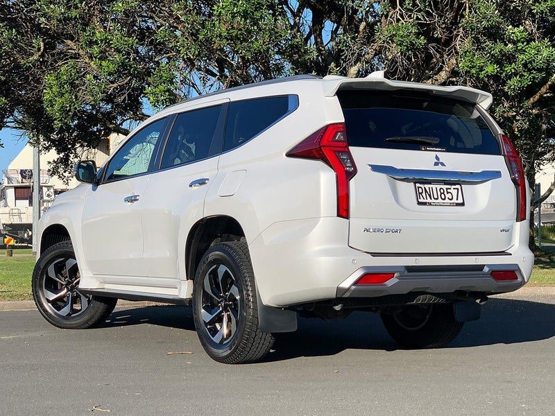 2026 Mitsubishi Pajero Sport VRX 7 Seater, photo 2