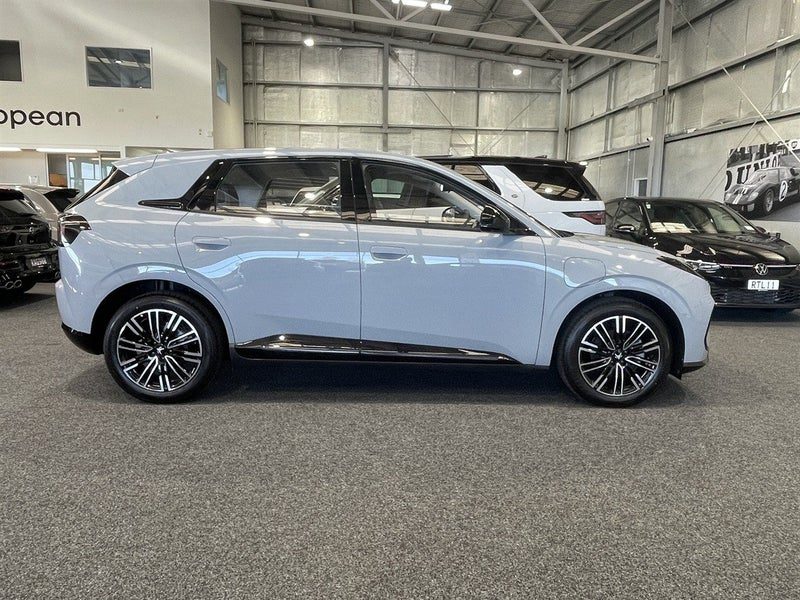 2026 Arcfox T1 Premium 42Kwh Electric Vehicle, photo 3