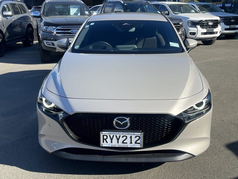 2023 Mazda 3 E Skyactiv G, photo 3