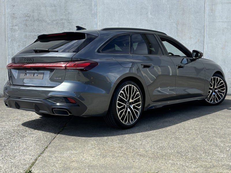 2026 Audi A5 E-Hybrid PHEV Quattro Avant, photo 2