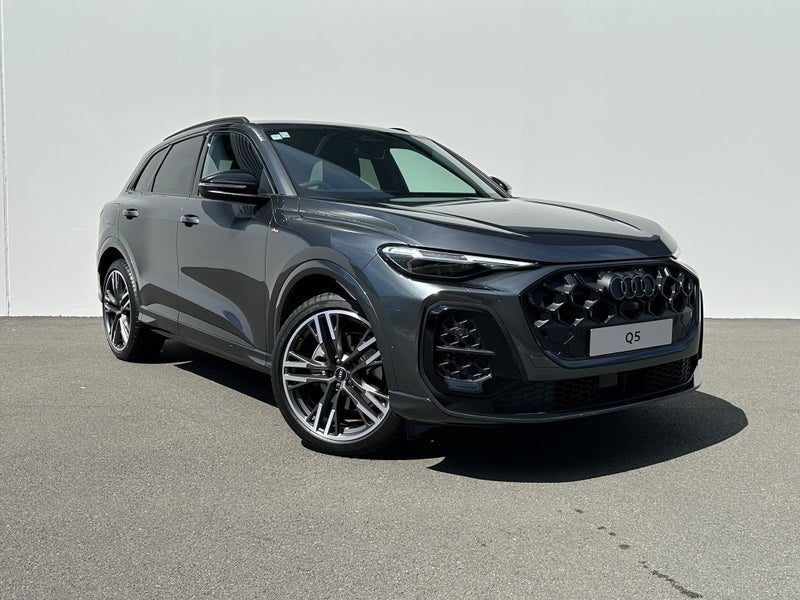 2025 Audi Q5 S Line Tfsi 2.0Pmht, main photo