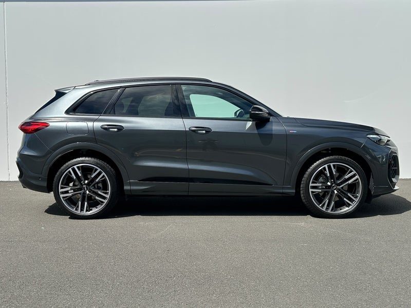 2025 Audi Q5 S Line Tfsi 2.0Pmht, photo 2