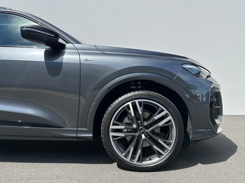 2025 Audi Q5 S Line Tfsi 2.0Pmht, photo 3
