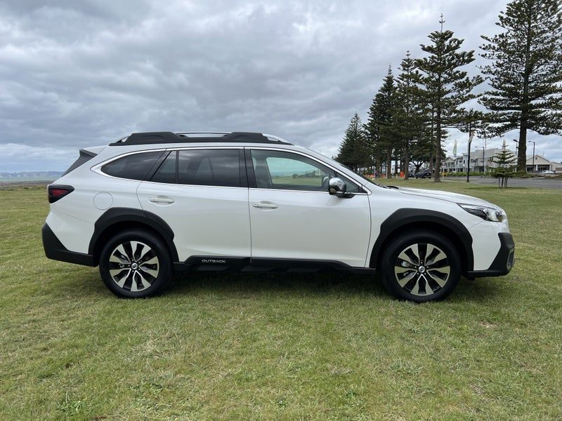 2026 Subaru Outback Touring 2.5P/4Wd, photo 2