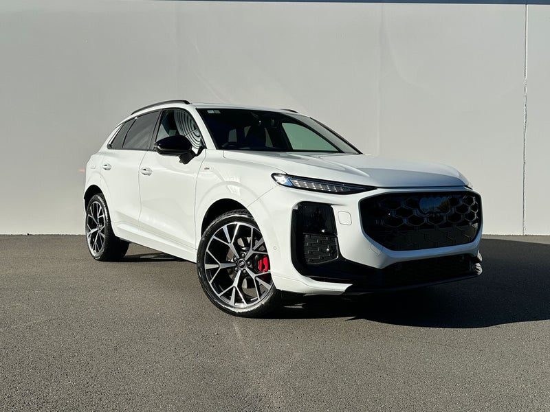 2026 Audi Q3 Tfsi 195Kw 2.0Pt/Awd, main photo