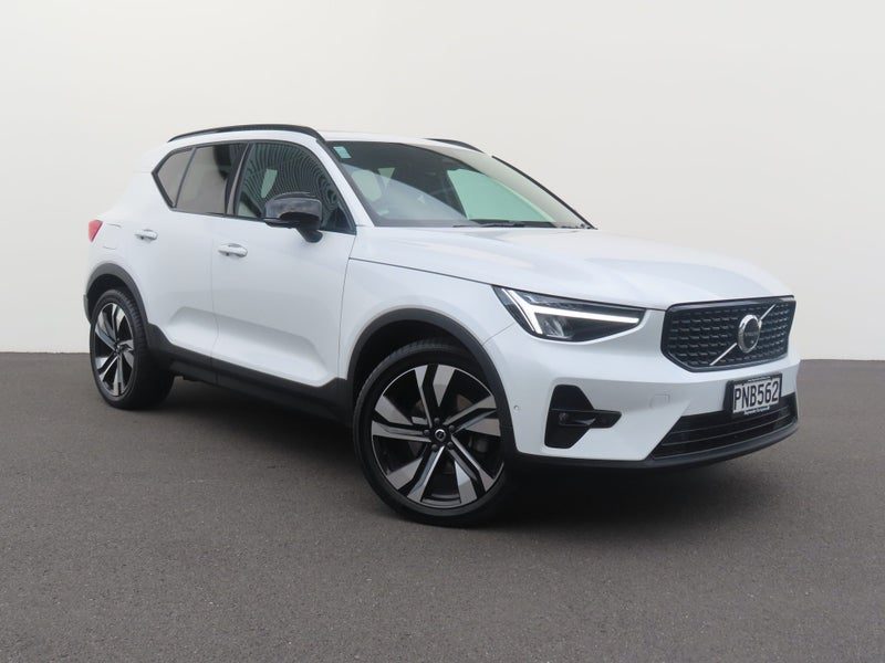 2022 Volvo XC40 B5 ULTIMATE DARK 2.0
